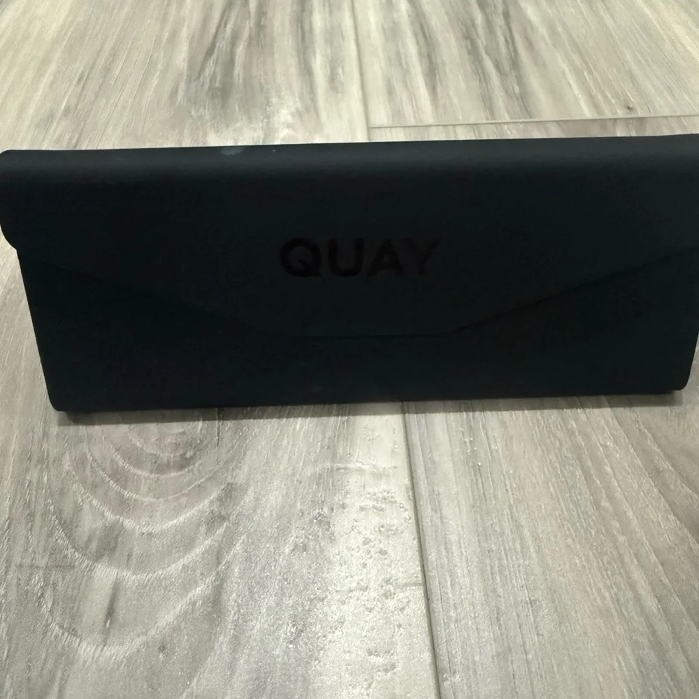 Quay Black Sunglasses - Picture 6 of 6